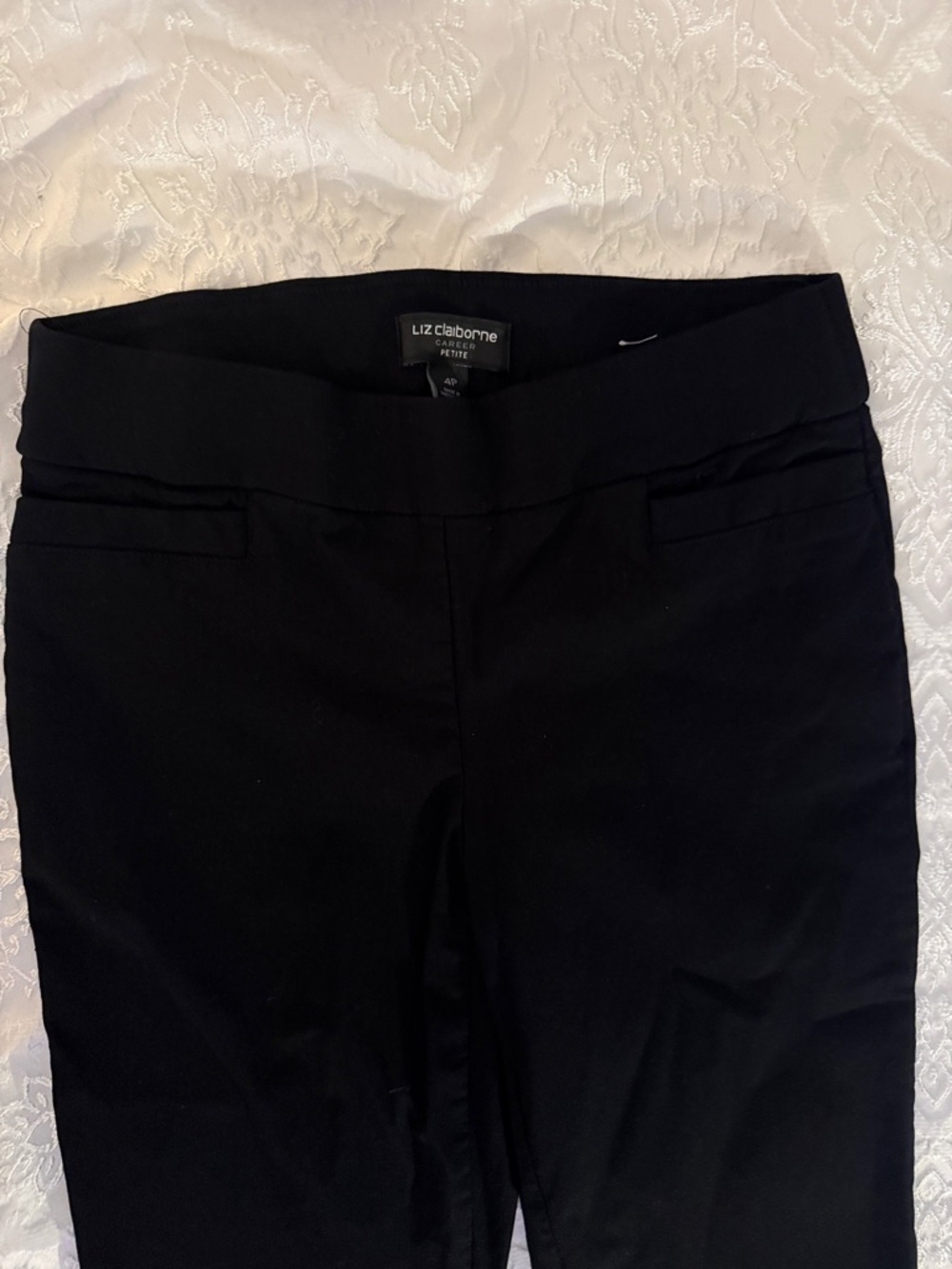 Liz Claiborne Black Ponte Knit Pull-On Pants size 4Petite